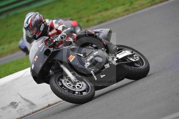 Mallory park Leicestershire;Mallory park photographs;Motorcycle action photographs;event digital images;eventdigitalimages;mallory park;no limits trackday;peter wileman photography;trackday;trackday digital images;trackday photos