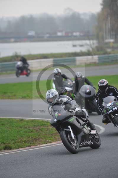 Mallory park Leicestershire;Mallory park photographs;Motorcycle action photographs;event digital images;eventdigitalimages;mallory park;no limits trackday;peter wileman photography;trackday;trackday digital images;trackday photos