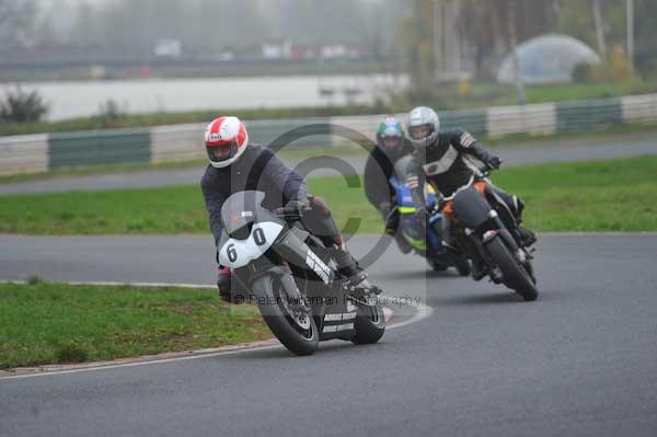 Mallory park Leicestershire;Mallory park photographs;Motorcycle action photographs;event digital images;eventdigitalimages;mallory park;no limits trackday;peter wileman photography;trackday;trackday digital images;trackday photos
