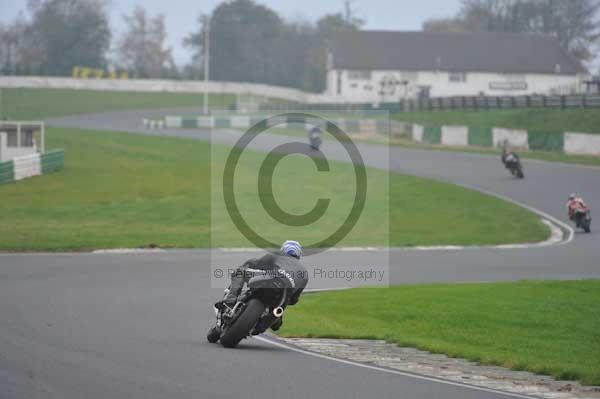 Mallory park Leicestershire;Mallory park photographs;Motorcycle action photographs;event digital images;eventdigitalimages;mallory park;no limits trackday;peter wileman photography;trackday;trackday digital images;trackday photos