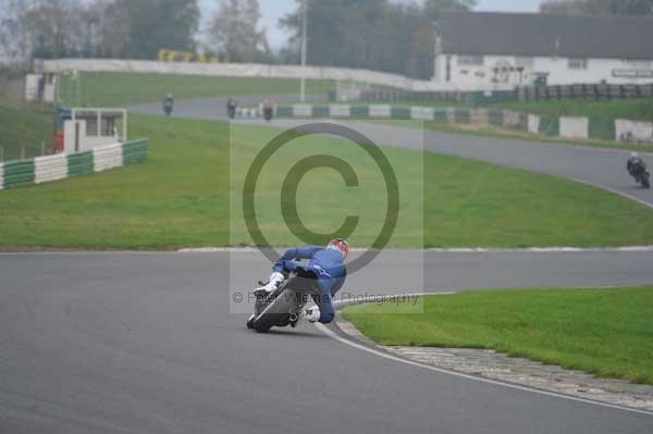 Mallory park Leicestershire;Mallory park photographs;Motorcycle action photographs;event digital images;eventdigitalimages;mallory park;no limits trackday;peter wileman photography;trackday;trackday digital images;trackday photos
