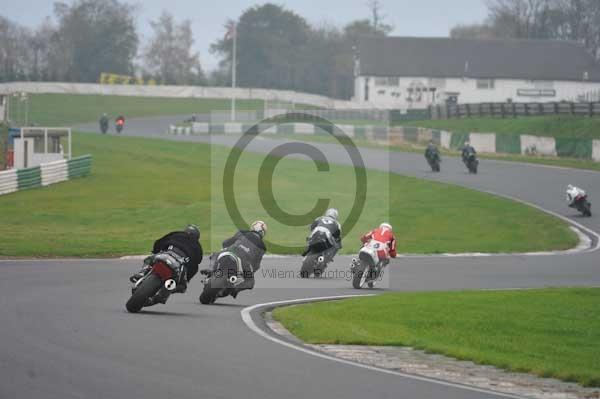 Mallory park Leicestershire;Mallory park photographs;Motorcycle action photographs;event digital images;eventdigitalimages;mallory park;no limits trackday;peter wileman photography;trackday;trackday digital images;trackday photos