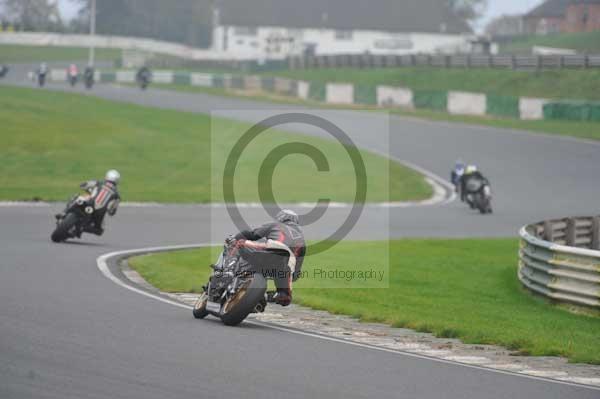 Mallory park Leicestershire;Mallory park photographs;Motorcycle action photographs;event digital images;eventdigitalimages;mallory park;no limits trackday;peter wileman photography;trackday;trackday digital images;trackday photos