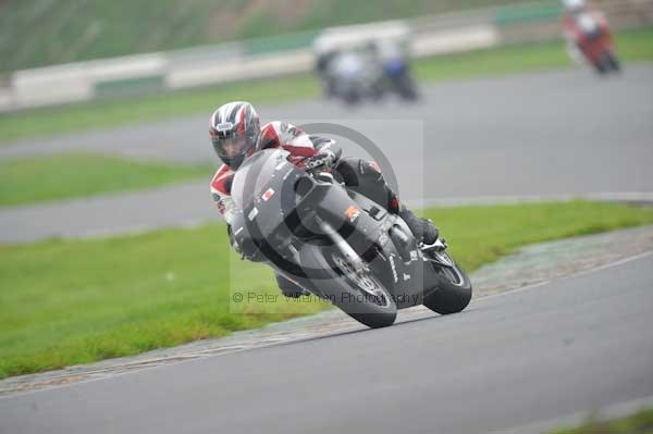 Mallory park Leicestershire;Mallory park photographs;Motorcycle action photographs;event digital images;eventdigitalimages;mallory park;no limits trackday;peter wileman photography;trackday;trackday digital images;trackday photos