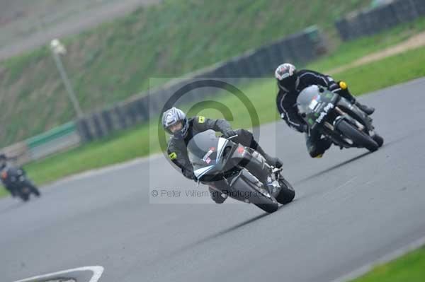 Mallory park Leicestershire;Mallory park photographs;Motorcycle action photographs;event digital images;eventdigitalimages;mallory park;no limits trackday;peter wileman photography;trackday;trackday digital images;trackday photos