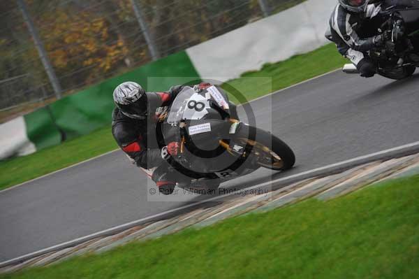 Mallory park Leicestershire;Mallory park photographs;Motorcycle action photographs;event digital images;eventdigitalimages;mallory park;no limits trackday;peter wileman photography;trackday;trackday digital images;trackday photos