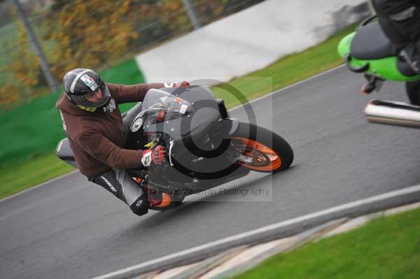Mallory park Leicestershire;Mallory park photographs;Motorcycle action photographs;event digital images;eventdigitalimages;mallory park;no limits trackday;peter wileman photography;trackday;trackday digital images;trackday photos