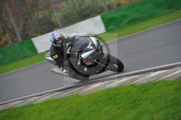 Mallory park Leicestershire;Mallory park photographs;Motorcycle action photographs;event digital images;eventdigitalimages;mallory park;no limits trackday;peter wileman photography;trackday;trackday digital images;trackday photos