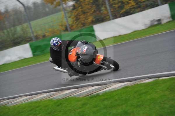 Mallory park Leicestershire;Mallory park photographs;Motorcycle action photographs;event digital images;eventdigitalimages;mallory park;no limits trackday;peter wileman photography;trackday;trackday digital images;trackday photos