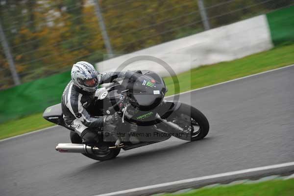 Mallory park Leicestershire;Mallory park photographs;Motorcycle action photographs;event digital images;eventdigitalimages;mallory park;no limits trackday;peter wileman photography;trackday;trackday digital images;trackday photos