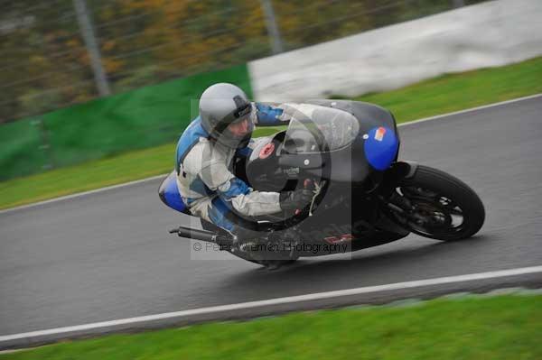 Mallory park Leicestershire;Mallory park photographs;Motorcycle action photographs;event digital images;eventdigitalimages;mallory park;no limits trackday;peter wileman photography;trackday;trackday digital images;trackday photos