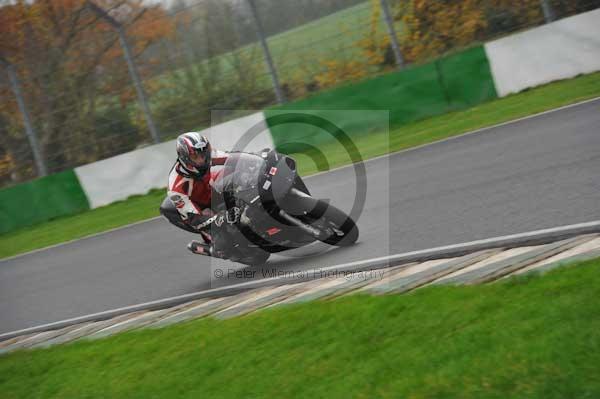 Mallory park Leicestershire;Mallory park photographs;Motorcycle action photographs;event digital images;eventdigitalimages;mallory park;no limits trackday;peter wileman photography;trackday;trackday digital images;trackday photos
