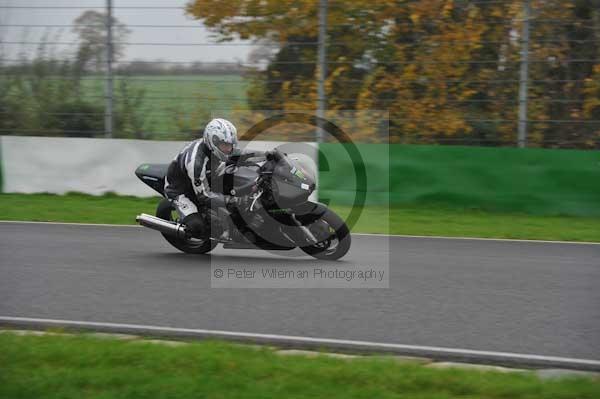 Mallory park Leicestershire;Mallory park photographs;Motorcycle action photographs;event digital images;eventdigitalimages;mallory park;no limits trackday;peter wileman photography;trackday;trackday digital images;trackday photos