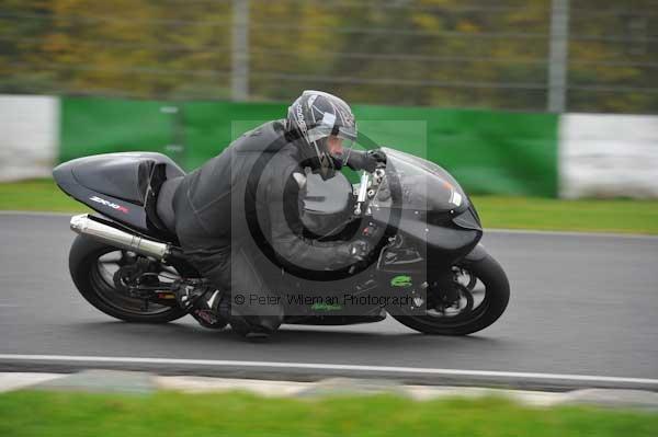 Mallory park Leicestershire;Mallory park photographs;Motorcycle action photographs;event digital images;eventdigitalimages;mallory park;no limits trackday;peter wileman photography;trackday;trackday digital images;trackday photos