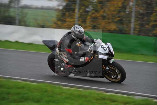 Mallory park Leicestershire;Mallory park photographs;Motorcycle action photographs;event digital images;eventdigitalimages;mallory park;no limits trackday;peter wileman photography;trackday;trackday digital images;trackday photos