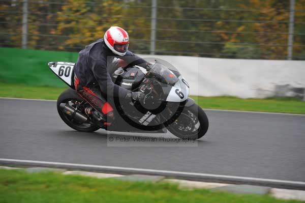 Mallory park Leicestershire;Mallory park photographs;Motorcycle action photographs;event digital images;eventdigitalimages;mallory park;no limits trackday;peter wileman photography;trackday;trackday digital images;trackday photos
