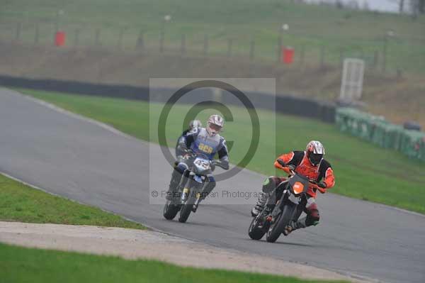 Mallory park Leicestershire;Mallory park photographs;Motorcycle action photographs;event digital images;eventdigitalimages;mallory park;no limits trackday;peter wileman photography;trackday;trackday digital images;trackday photos