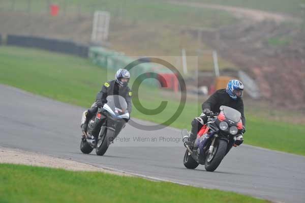 Mallory park Leicestershire;Mallory park photographs;Motorcycle action photographs;event digital images;eventdigitalimages;mallory park;no limits trackday;peter wileman photography;trackday;trackday digital images;trackday photos