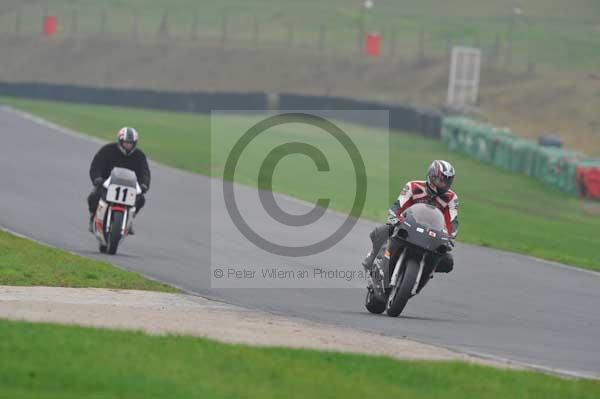 Mallory park Leicestershire;Mallory park photographs;Motorcycle action photographs;event digital images;eventdigitalimages;mallory park;no limits trackday;peter wileman photography;trackday;trackday digital images;trackday photos