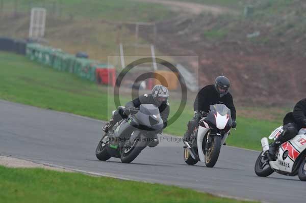 Mallory park Leicestershire;Mallory park photographs;Motorcycle action photographs;event digital images;eventdigitalimages;mallory park;no limits trackday;peter wileman photography;trackday;trackday digital images;trackday photos