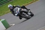 Mallory-park-Leicestershire;Mallory-park-photographs;Motorcycle-action-photographs;event-digital-images;eventdigitalimages;mallory-park;no-limits-trackday;peter-wileman-photography;trackday;trackday-digital-images;trackday-photos