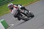Mallory-park-Leicestershire;Mallory-park-photographs;Motorcycle-action-photographs;event-digital-images;eventdigitalimages;mallory-park;no-limits-trackday;peter-wileman-photography;trackday;trackday-digital-images;trackday-photos