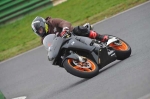 Mallory-park-Leicestershire;Mallory-park-photographs;Motorcycle-action-photographs;event-digital-images;eventdigitalimages;mallory-park;no-limits-trackday;peter-wileman-photography;trackday;trackday-digital-images;trackday-photos