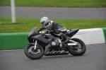 Mallory-park-Leicestershire;Mallory-park-photographs;Motorcycle-action-photographs;event-digital-images;eventdigitalimages;mallory-park;no-limits-trackday;peter-wileman-photography;trackday;trackday-digital-images;trackday-photos