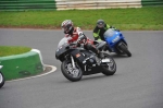 Mallory-park-Leicestershire;Mallory-park-photographs;Motorcycle-action-photographs;event-digital-images;eventdigitalimages;mallory-park;no-limits-trackday;peter-wileman-photography;trackday;trackday-digital-images;trackday-photos