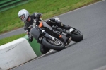 Mallory-park-Leicestershire;Mallory-park-photographs;Motorcycle-action-photographs;event-digital-images;eventdigitalimages;mallory-park;no-limits-trackday;peter-wileman-photography;trackday;trackday-digital-images;trackday-photos