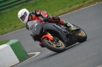 Mallory-park-Leicestershire;Mallory-park-photographs;Motorcycle-action-photographs;event-digital-images;eventdigitalimages;mallory-park;no-limits-trackday;peter-wileman-photography;trackday;trackday-digital-images;trackday-photos