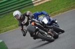 Mallory-park-Leicestershire;Mallory-park-photographs;Motorcycle-action-photographs;event-digital-images;eventdigitalimages;mallory-park;no-limits-trackday;peter-wileman-photography;trackday;trackday-digital-images;trackday-photos