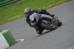 Mallory-park-Leicestershire;Mallory-park-photographs;Motorcycle-action-photographs;event-digital-images;eventdigitalimages;mallory-park;no-limits-trackday;peter-wileman-photography;trackday;trackday-digital-images;trackday-photos