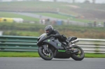 Mallory-park-Leicestershire;Mallory-park-photographs;Motorcycle-action-photographs;event-digital-images;eventdigitalimages;mallory-park;no-limits-trackday;peter-wileman-photography;trackday;trackday-digital-images;trackday-photos