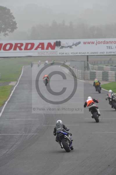 Mallory park Leicestershire;Mallory park photographs;Motorcycle action photographs;event digital images;eventdigitalimages;mallory park;no limits trackday;peter wileman photography;trackday;trackday digital images;trackday photos