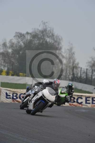 Mallory park Leicestershire;Mallory park photographs;Motorcycle action photographs;event digital images;eventdigitalimages;mallory park;no limits trackday;peter wileman photography;trackday;trackday digital images;trackday photos