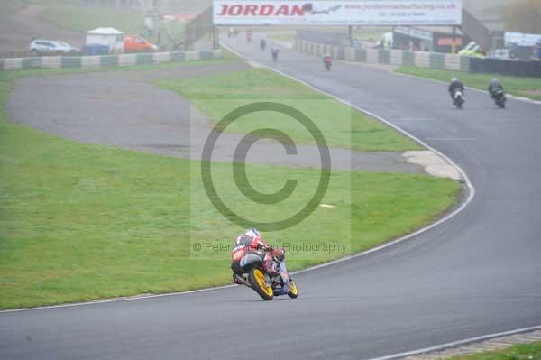 Mallory park Leicestershire;Mallory park photographs;Motorcycle action photographs;event digital images;eventdigitalimages;mallory park;no limits trackday;peter wileman photography;trackday;trackday digital images;trackday photos