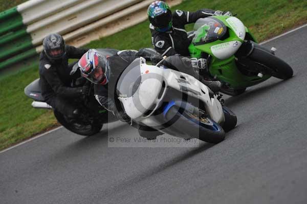 Mallory park Leicestershire;Mallory park photographs;Motorcycle action photographs;event digital images;eventdigitalimages;mallory park;no limits trackday;peter wileman photography;trackday;trackday digital images;trackday photos
