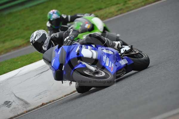 Mallory park Leicestershire;Mallory park photographs;Motorcycle action photographs;event digital images;eventdigitalimages;mallory park;no limits trackday;peter wileman photography;trackday;trackday digital images;trackday photos
