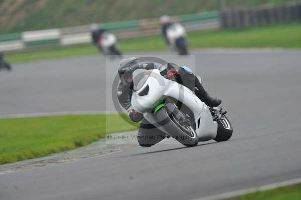 Mallory park Leicestershire;Mallory park photographs;Motorcycle action photographs;event digital images;eventdigitalimages;mallory park;no limits trackday;peter wileman photography;trackday;trackday digital images;trackday photos