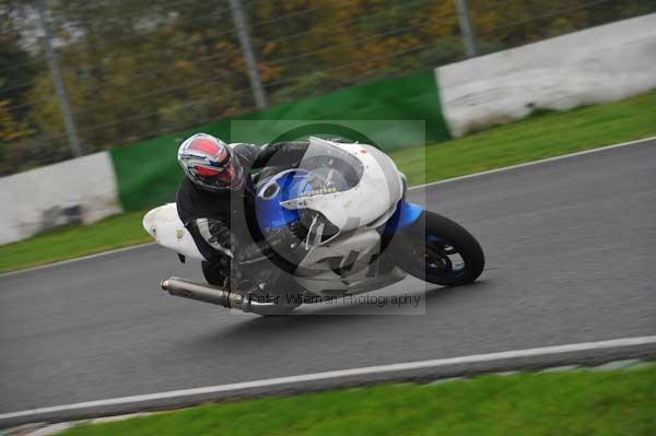 Mallory park Leicestershire;Mallory park photographs;Motorcycle action photographs;event digital images;eventdigitalimages;mallory park;no limits trackday;peter wileman photography;trackday;trackday digital images;trackday photos