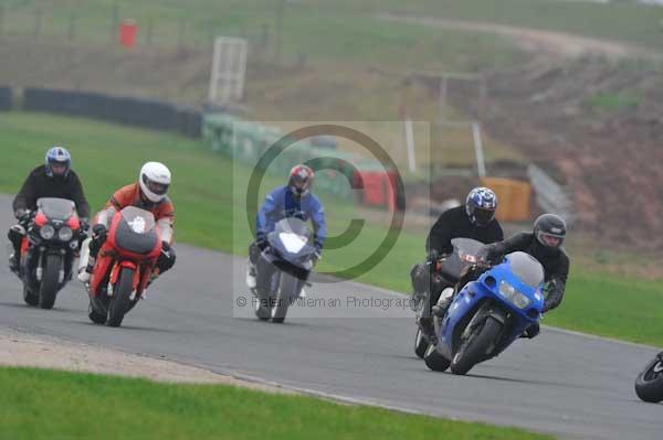Mallory park Leicestershire;Mallory park photographs;Motorcycle action photographs;event digital images;eventdigitalimages;mallory park;no limits trackday;peter wileman photography;trackday;trackday digital images;trackday photos
