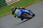 Mallory-park-Leicestershire;Mallory-park-photographs;Motorcycle-action-photographs;event-digital-images;eventdigitalimages;mallory-park;no-limits-trackday;peter-wileman-photography;trackday;trackday-digital-images;trackday-photos