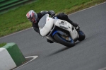 Mallory-park-Leicestershire;Mallory-park-photographs;Motorcycle-action-photographs;event-digital-images;eventdigitalimages;mallory-park;no-limits-trackday;peter-wileman-photography;trackday;trackday-digital-images;trackday-photos