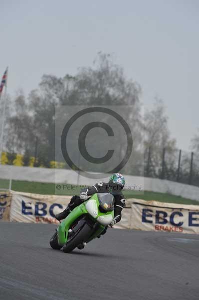 Mallory park Leicestershire;Mallory park photographs;Motorcycle action photographs;event digital images;eventdigitalimages;mallory park;no limits trackday;peter wileman photography;trackday;trackday digital images;trackday photos