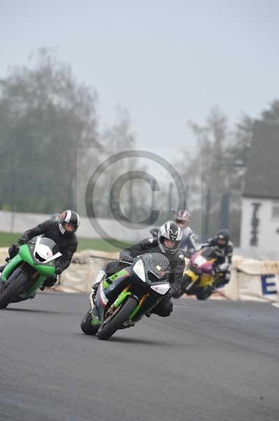 Mallory park Leicestershire;Mallory park photographs;Motorcycle action photographs;event digital images;eventdigitalimages;mallory park;no limits trackday;peter wileman photography;trackday;trackday digital images;trackday photos