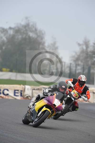 Mallory park Leicestershire;Mallory park photographs;Motorcycle action photographs;event digital images;eventdigitalimages;mallory park;no limits trackday;peter wileman photography;trackday;trackday digital images;trackday photos