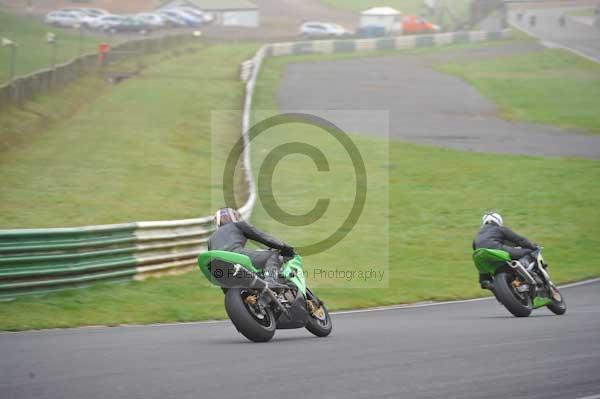 Mallory park Leicestershire;Mallory park photographs;Motorcycle action photographs;event digital images;eventdigitalimages;mallory park;no limits trackday;peter wileman photography;trackday;trackday digital images;trackday photos