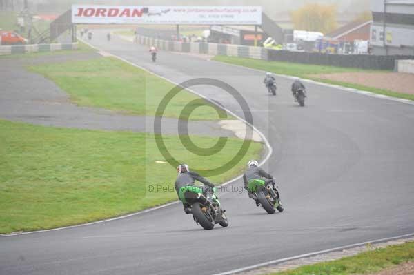 Mallory park Leicestershire;Mallory park photographs;Motorcycle action photographs;event digital images;eventdigitalimages;mallory park;no limits trackday;peter wileman photography;trackday;trackday digital images;trackday photos