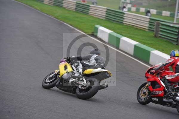 Mallory park Leicestershire;Mallory park photographs;Motorcycle action photographs;event digital images;eventdigitalimages;mallory park;no limits trackday;peter wileman photography;trackday;trackday digital images;trackday photos